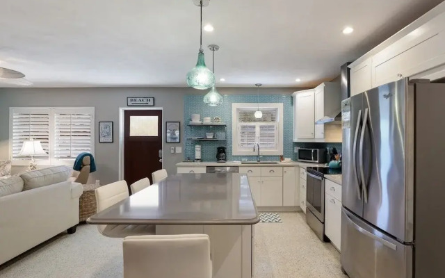 Bayside Bliss 3 Bedroom Home by RedAwning