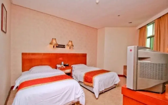 KMC Holiday Hotel