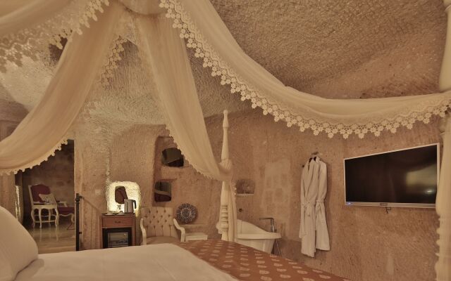 Elit Cave Suites