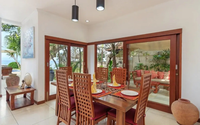 Villa Pantai by Villa Finder