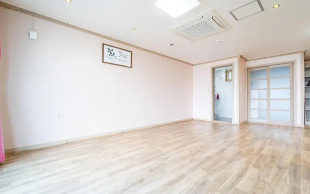Yeosu Moranggee Pension