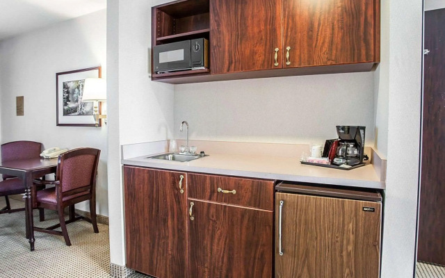 Quality Inn Grand Suites Bellingham