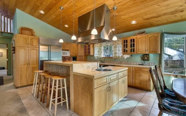 Sequoia Chalet 5 Bedroom Home