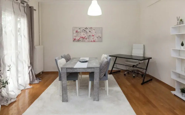 Charming 1 Bd Apt near ASOE in Athens
