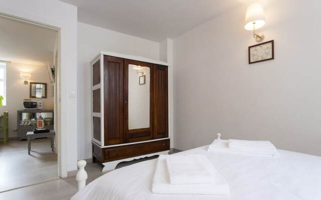 ALTIDO Charming 2BR Apt w/ workspace at the heart of Alfama