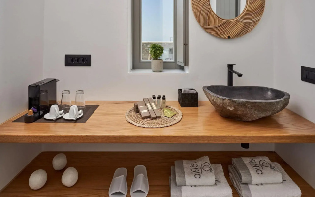 IONIC Suites
