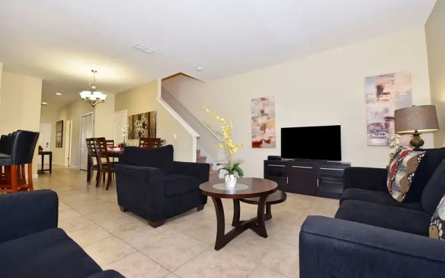 Paradise Palms 8951