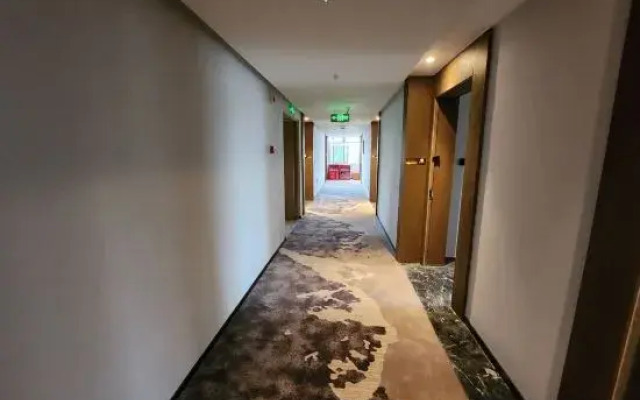 Huiyu Zhenxuan Hotel (Hechuan Baolong Square Branch)