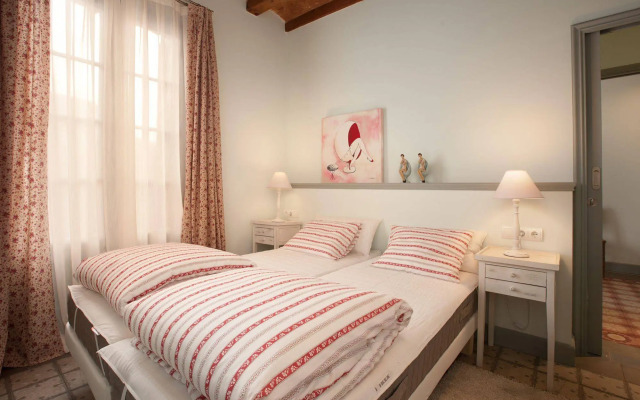 Nextdoor Miro Barcelona