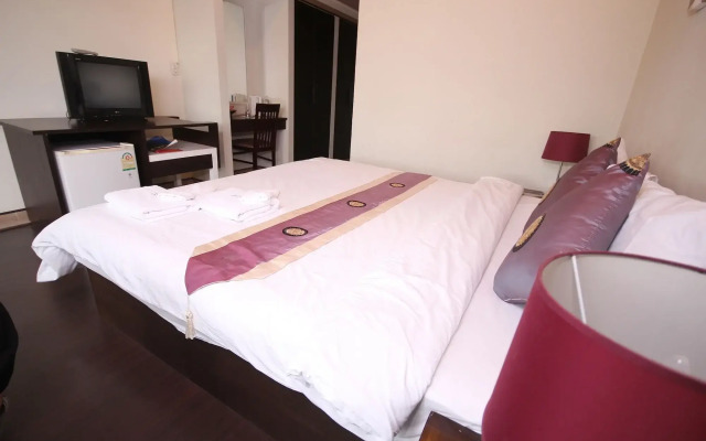 Narakul Resort Hotel