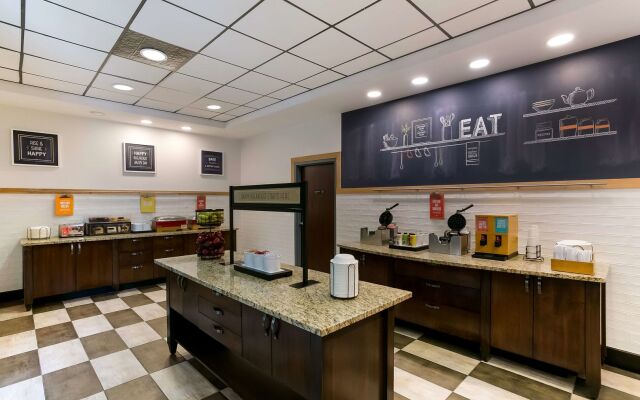 Hampton Inn & Suites Wilmington Christiana