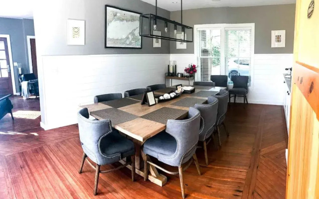 Shinn Estate Vineyards and Farmhouse