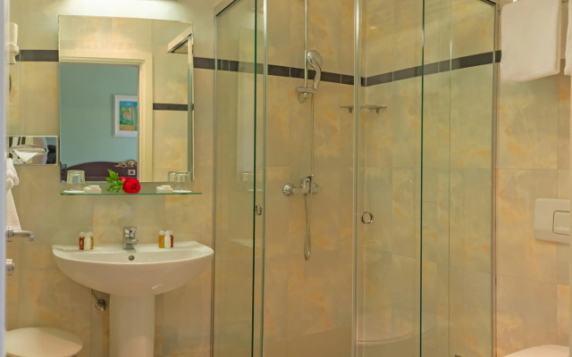 Oceanside Hotel and Suites