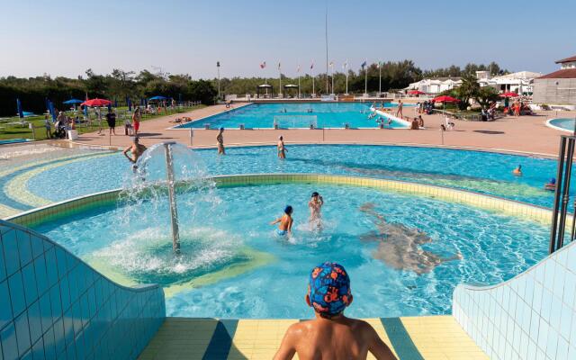 Apartment in Albarella Near Sandy Beach