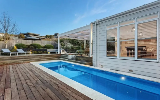 Hamptons Elegance Views Pool Spa