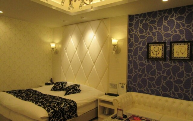 HOTEL S-CUBE - Adults Only