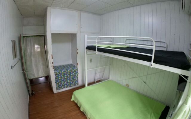 Guesthouse & Diving Seacolo