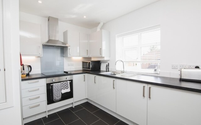 NEW 2BD Pontact Flat in the Heart of Didcot