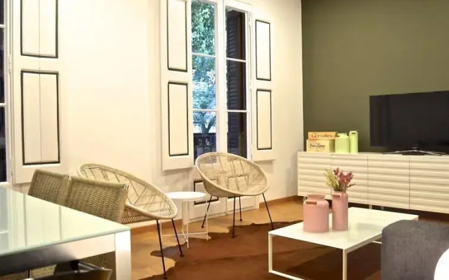 KM Rocafort Apartment