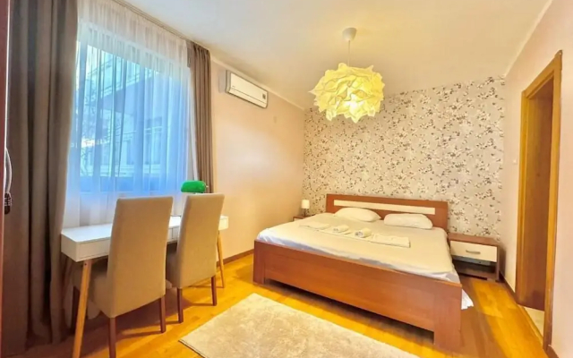 Sunset Poolside Retreat BlueH