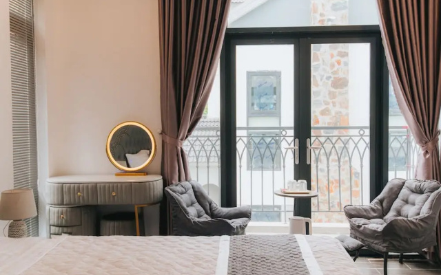 Hera Hotel