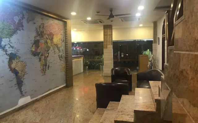 OYO 9182 Kings Crown Hotel