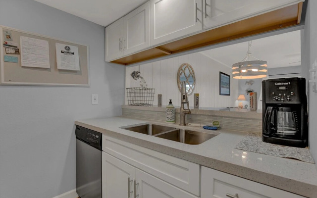 Fishermans Friend! - Coastal Condo - Views Await!