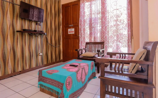 RedDoorz near Metro Indah Mall