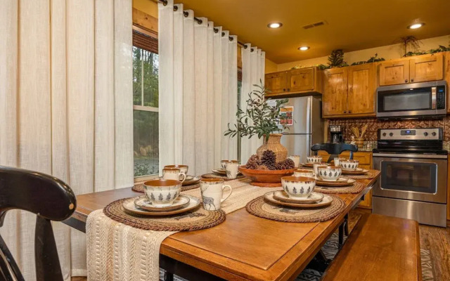 Hilltop Haven - Four Bedroom Chalet