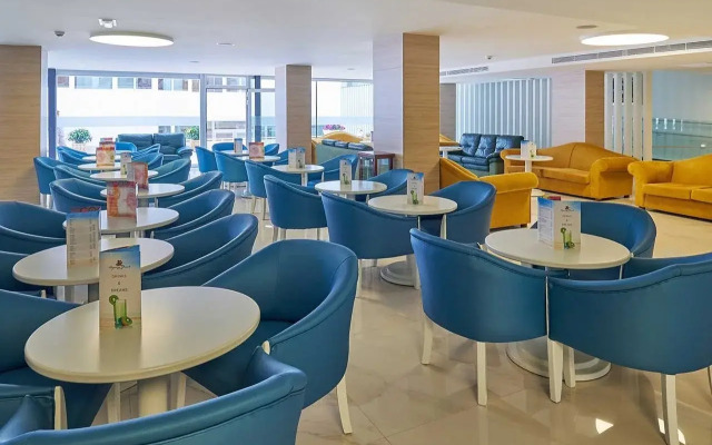 Aparthotel y Hotel Paguera Beach