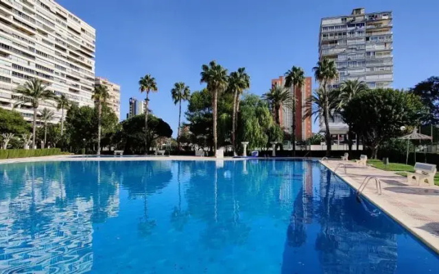 <1 Min Beach, Sea Views, AC, Wifi, Pool, 3xTennis