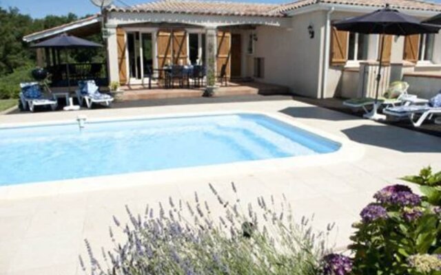 Lovely 3-bed Villa in Les Cammazes