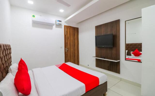 OYO HSR129 Rv Hotel