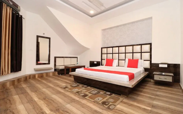 Oyo 22678 Hotel Unique House
