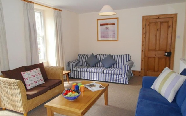 Cozy Holiday Home in Padstow near Beach