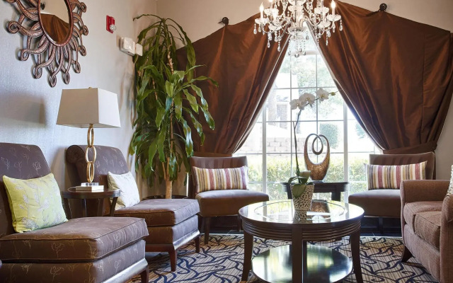 Best Western Roanoke Inn & Suites