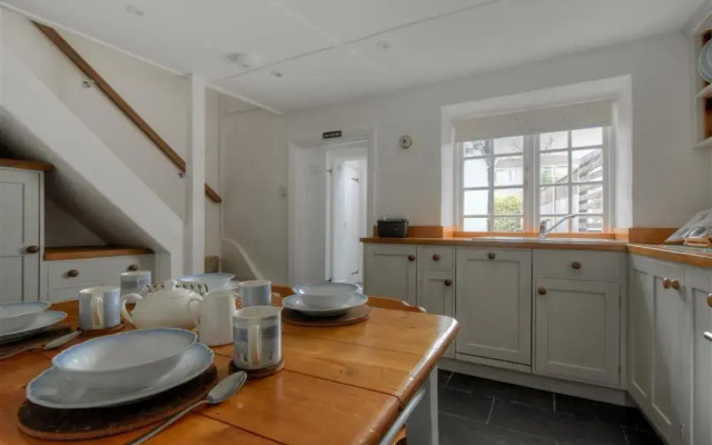 12 Maritime House