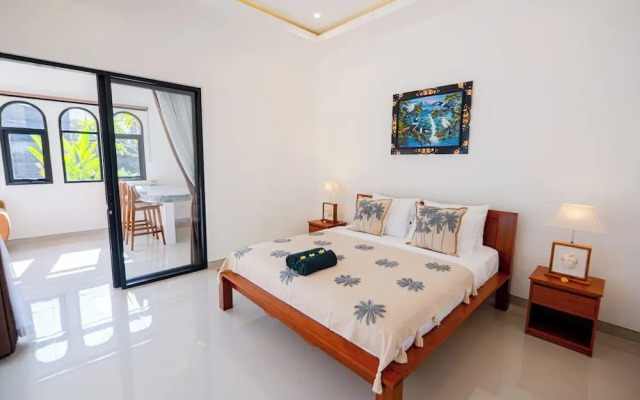 Crystal Flow Guest House & Apartment Canggu