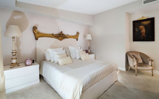 Opera Home