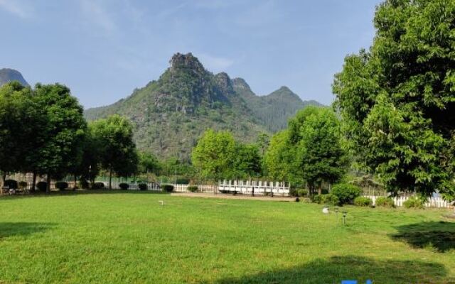 Xingyi Wanfeng Linyi Boutique Inn (Wanfenglin Baguatian Attractions)