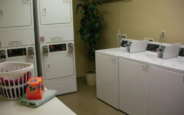 Days Inn And Suites Sellersburg