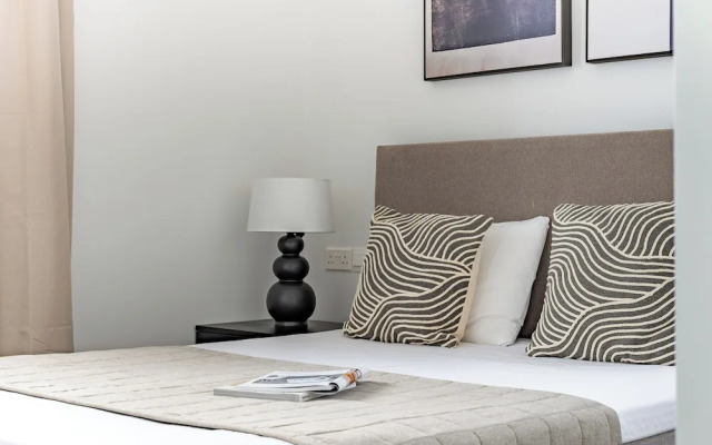 Sanders Evolution 2 Sweet 2 Bedroom Apartment With Balcony