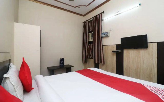 OYO 25037 Hotel Taj Heaven