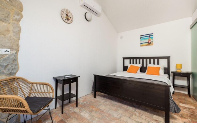 Amazing Home in Novalja With 5 Bedrooms and Wifi
