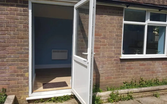 Cozy Studio in Luton