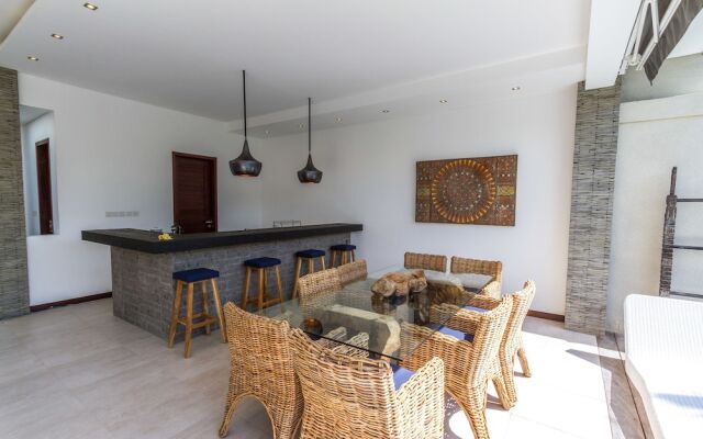 Villa Juna