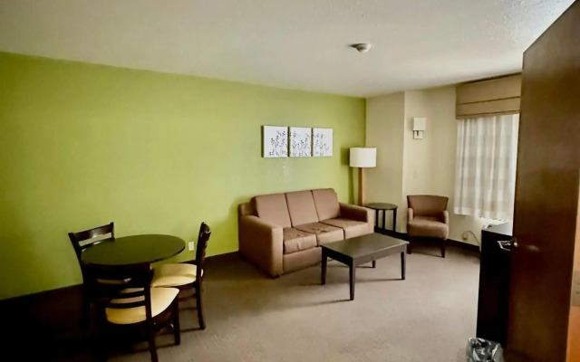 Sleep Inn & Suites Tulsa Central I-44