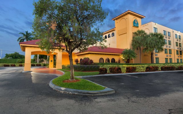 La Quinta Inn & Suites by Wyndham Ft Lauderdale Cypress Cr