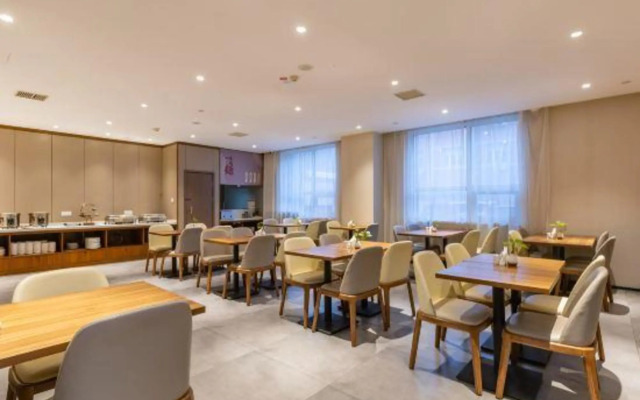 Fairyland Shangpin Hotel (Hengshui Yirancheng Railway Station)