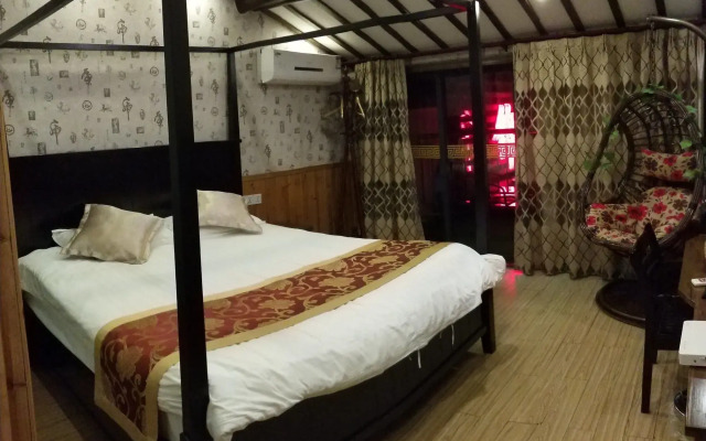 Yue Yue Theme Hostel